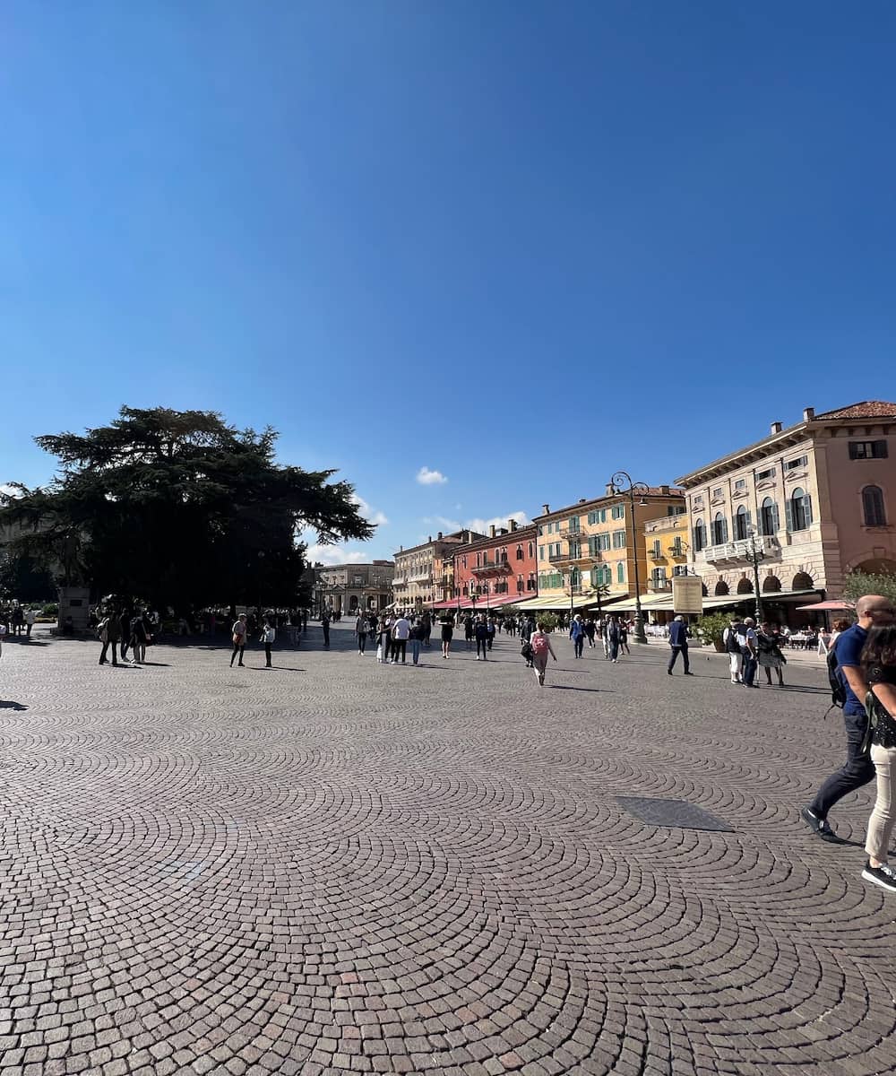 Verona, Piazza Bra