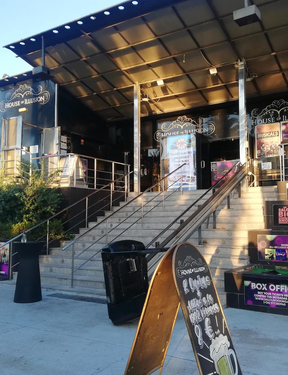 House of Illusion, Salou