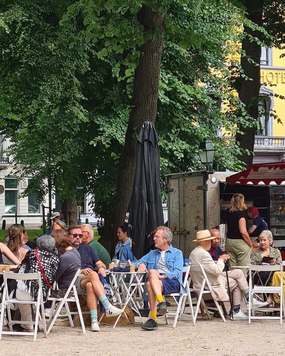 Lange Voorhout, Hague