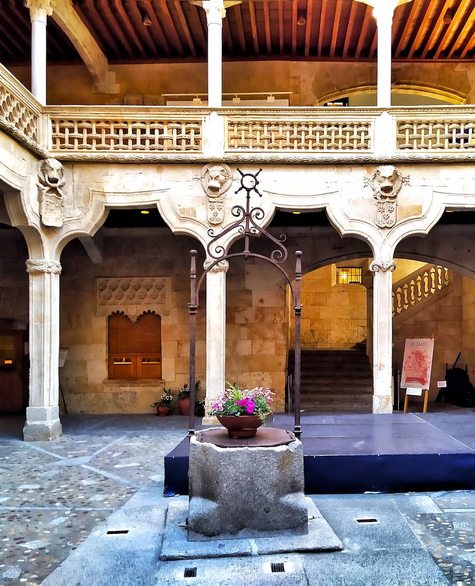 Casa de las Conchas, Salamanca