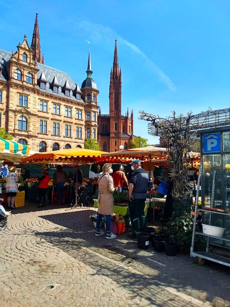 Market Schlossplatz, Wiesbaden