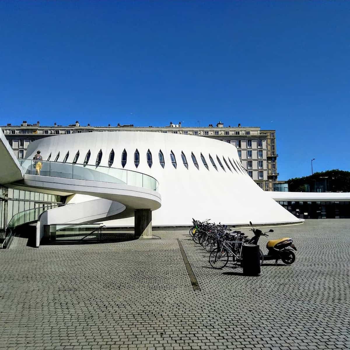Bibliothèque Oscar Niemeyer