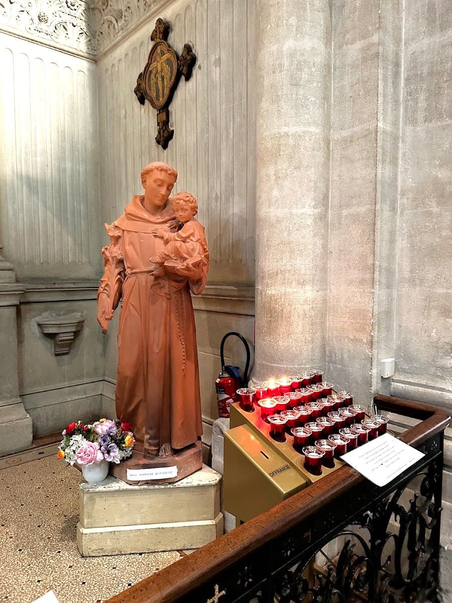 Inside of Cathédrale Notre Dame et Saint Castor