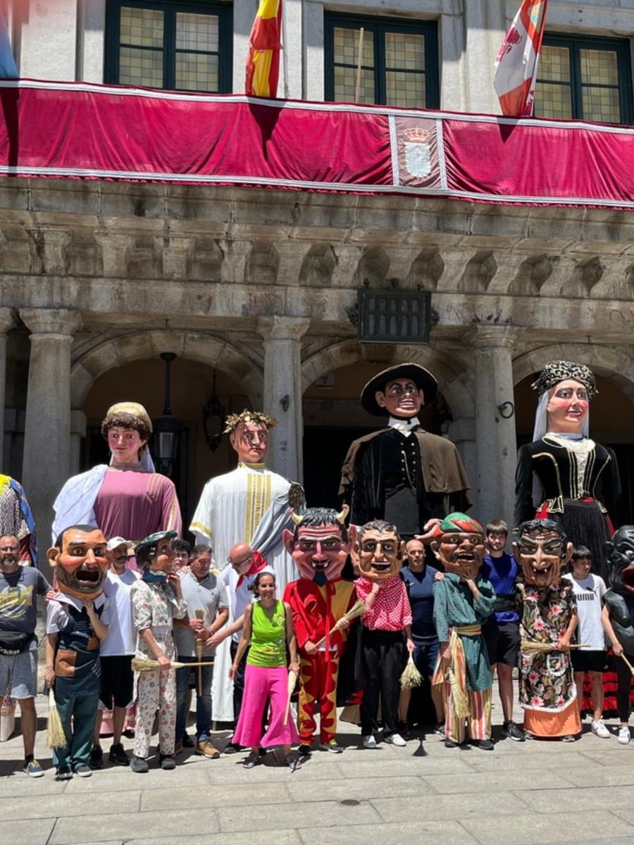 Gigantes y cabezudos, Segovia