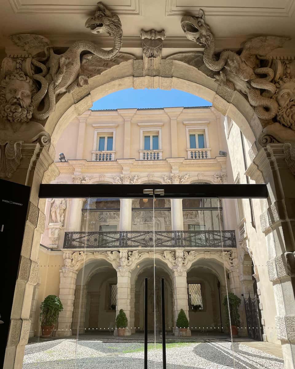 Palazzo Leoni Montanari, Vicenza