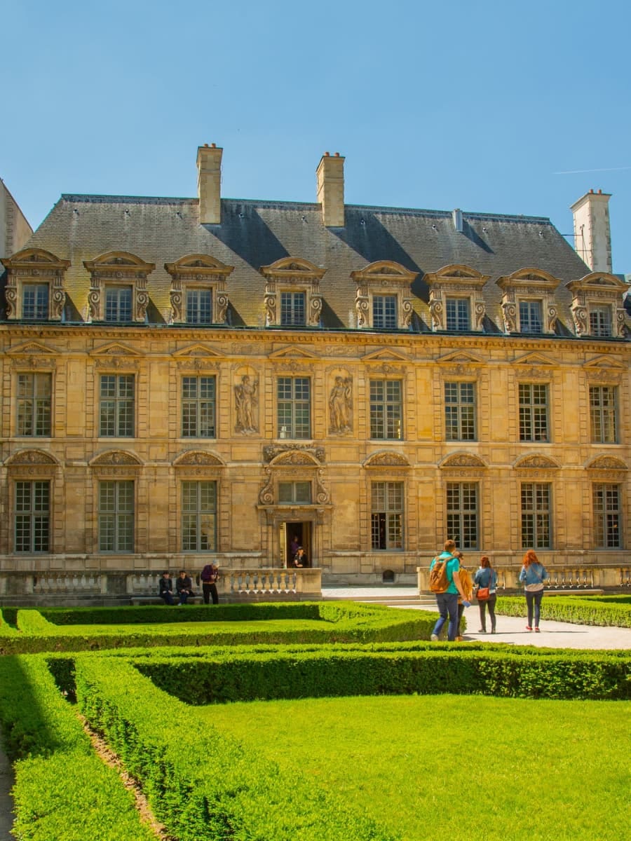 Place des Vosges, Le Marais