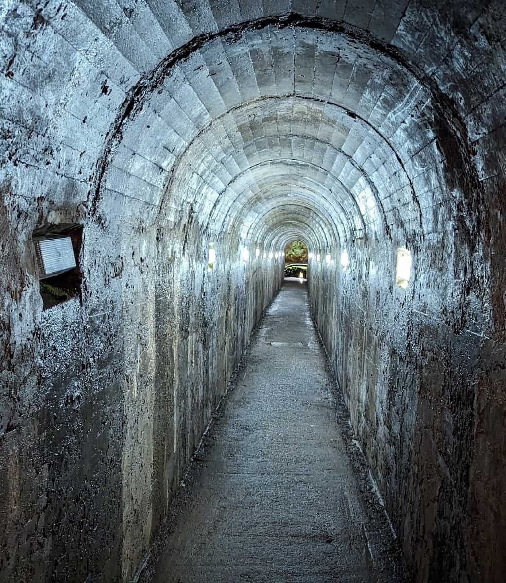 Algar do Carvão, Portugal