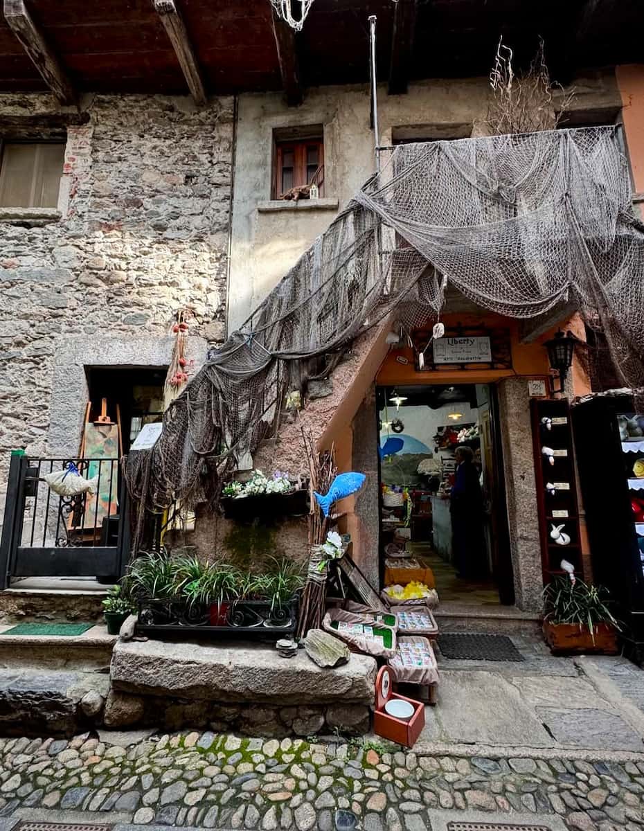 Streets of Isola dei Pescatori