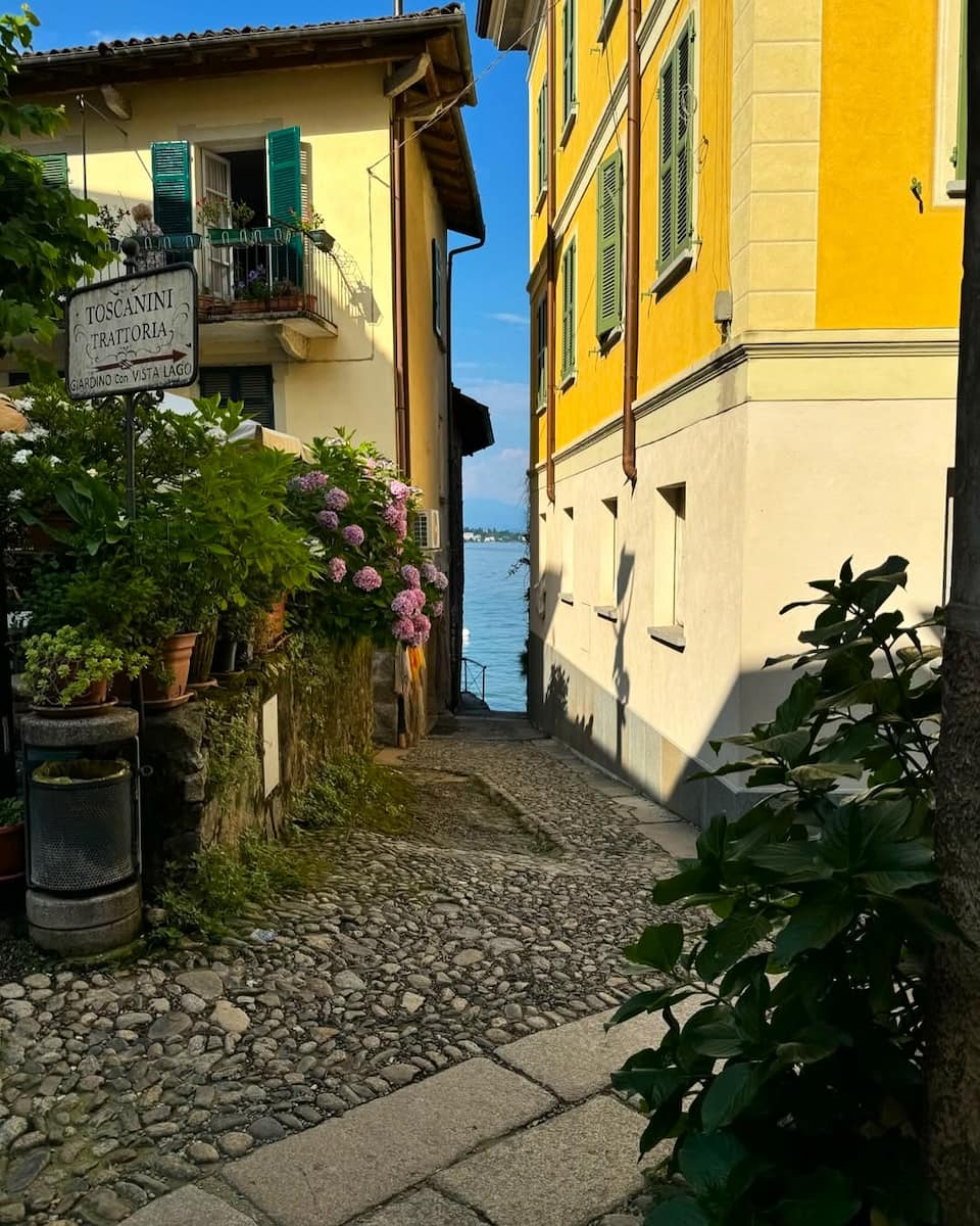 Streets of Isola dei Pescatori