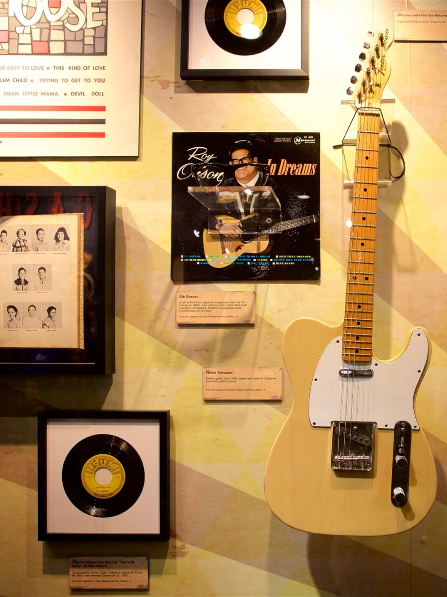 Inside of Johnny Cash Museum, Nashville