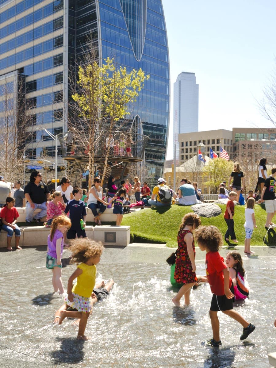 Klyde Warren Park, Dallas