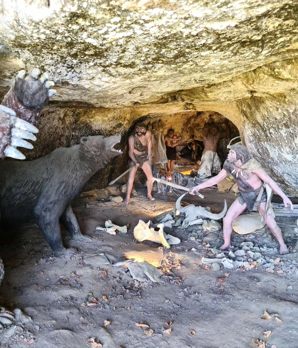 La Roque St. Christophe Dordogne