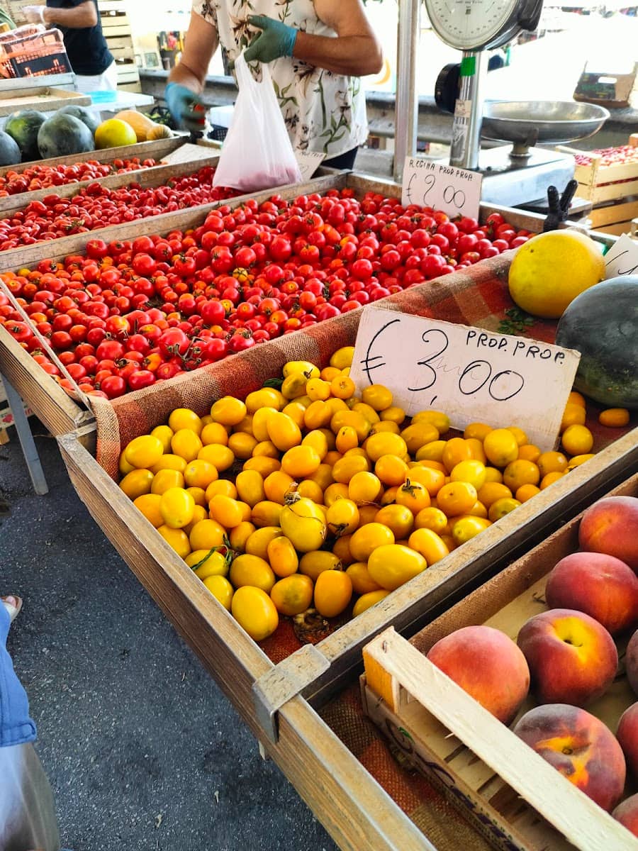 Mercato del Sabato, Ostuni, Puglia