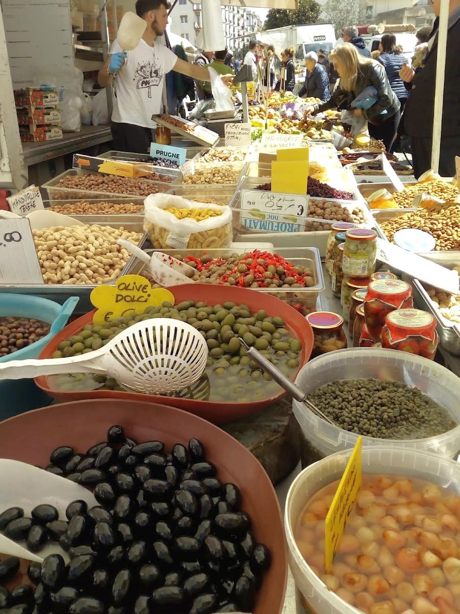 Mercato del Sabato, Ostuni, Puglia