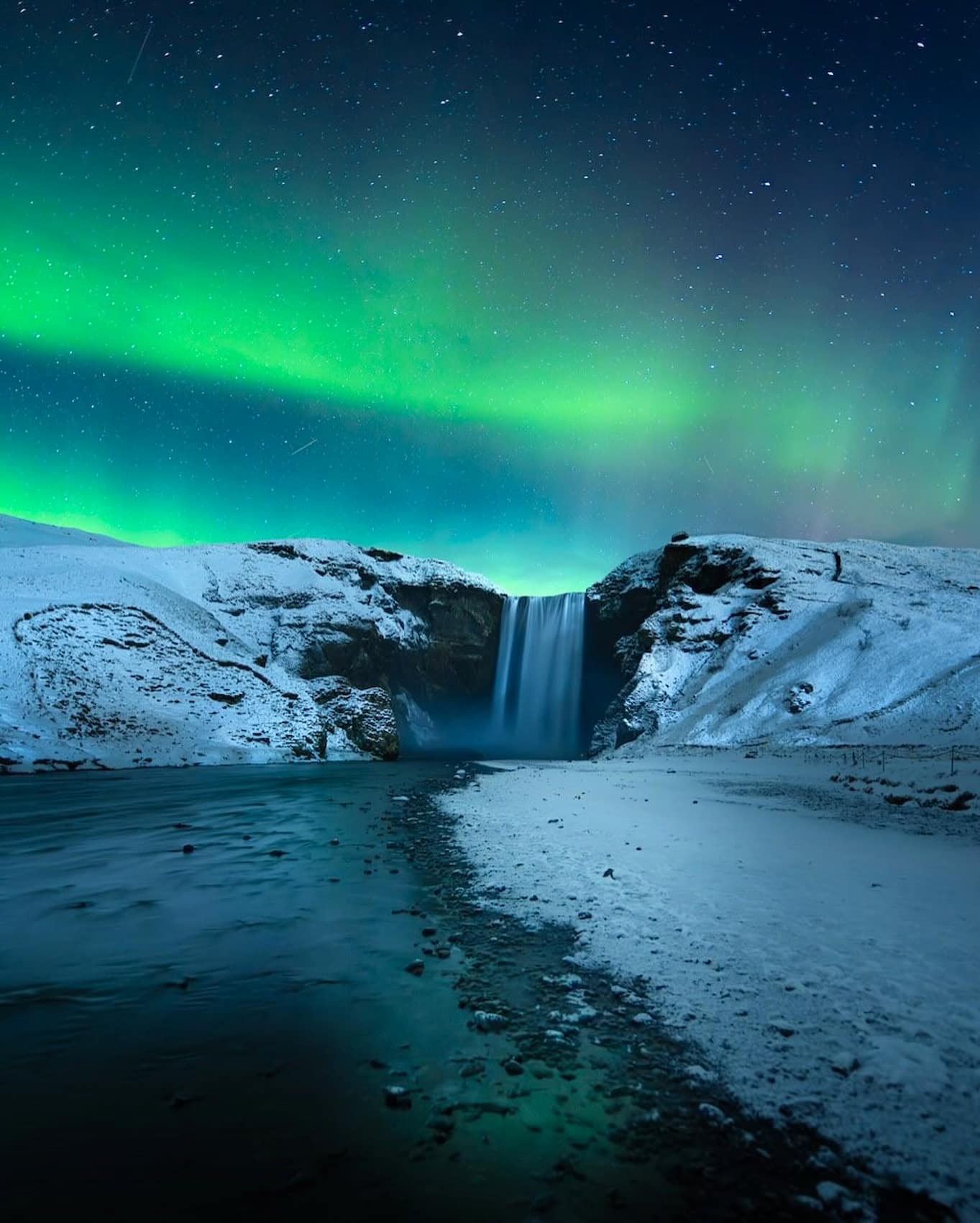 Northern Lights Hunting, Vik