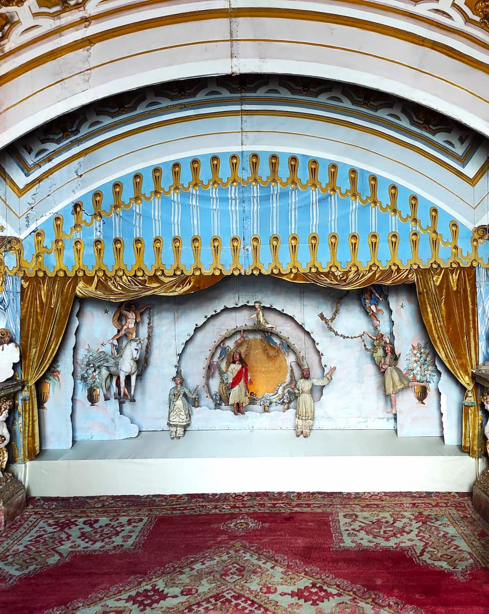 Puppet exhibits, Plazzo