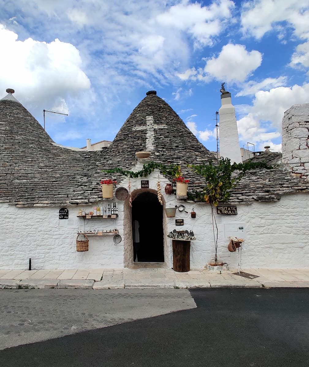 Trullo Sovrano, Alberobello