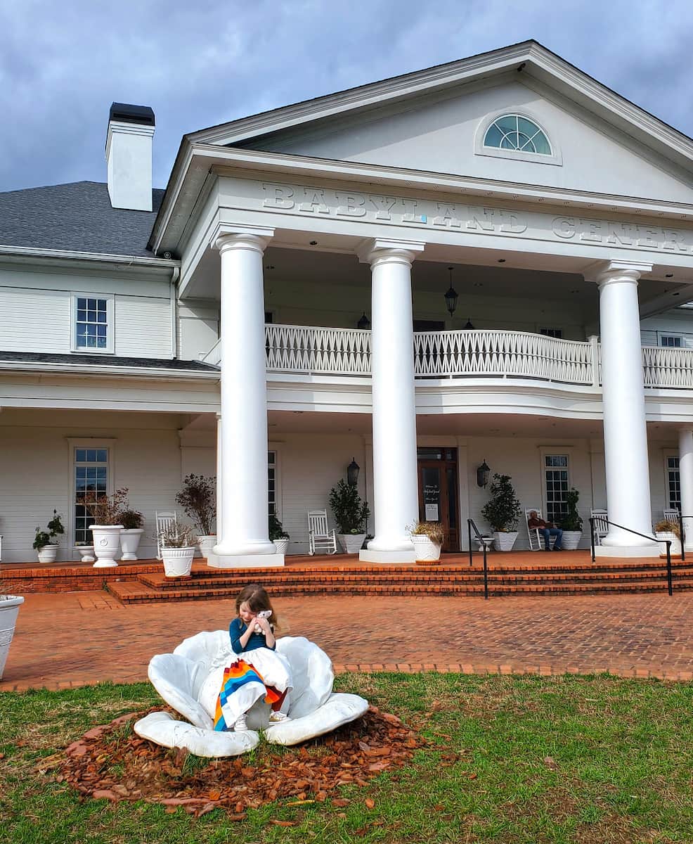 BabyLand General Hospital, Helen