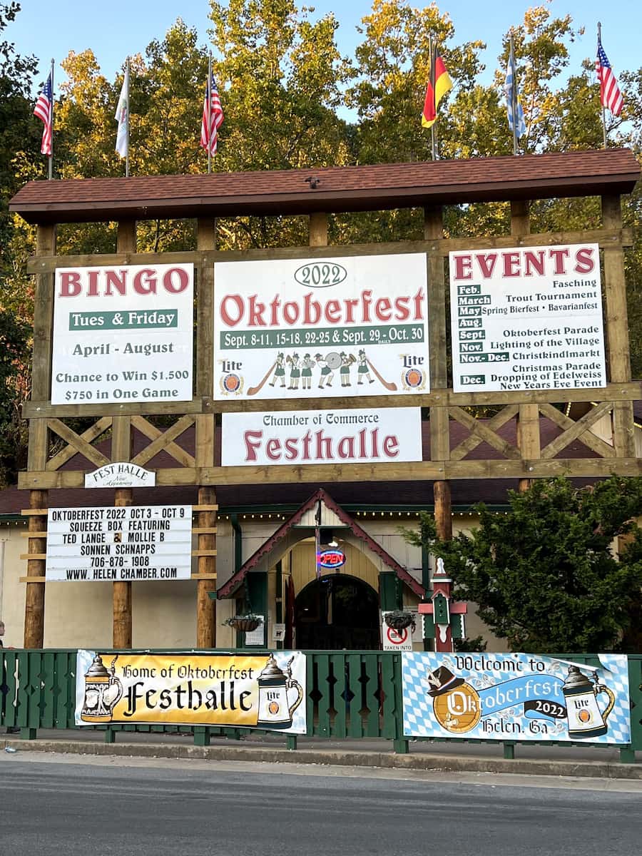 Oktoberfest in Downtown, Helen