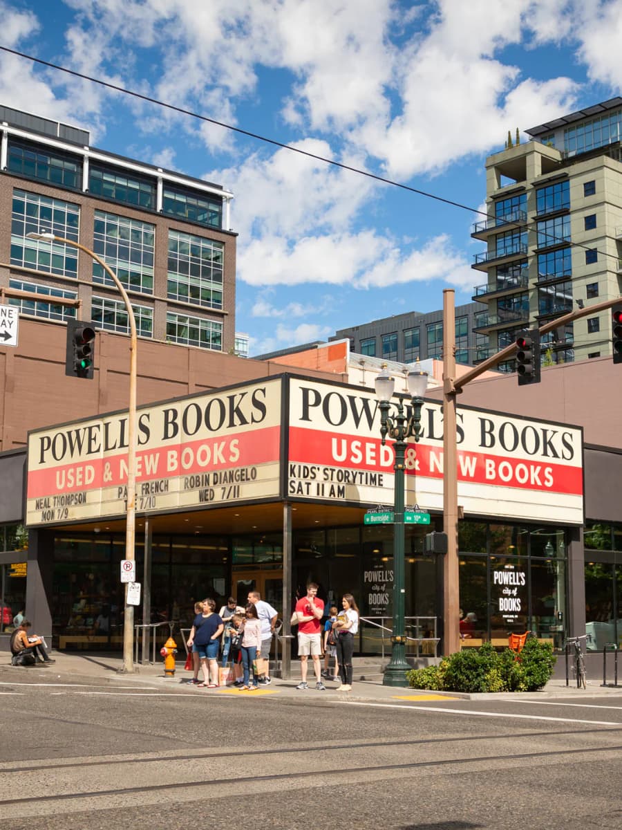 Powell's City of Books, Portland