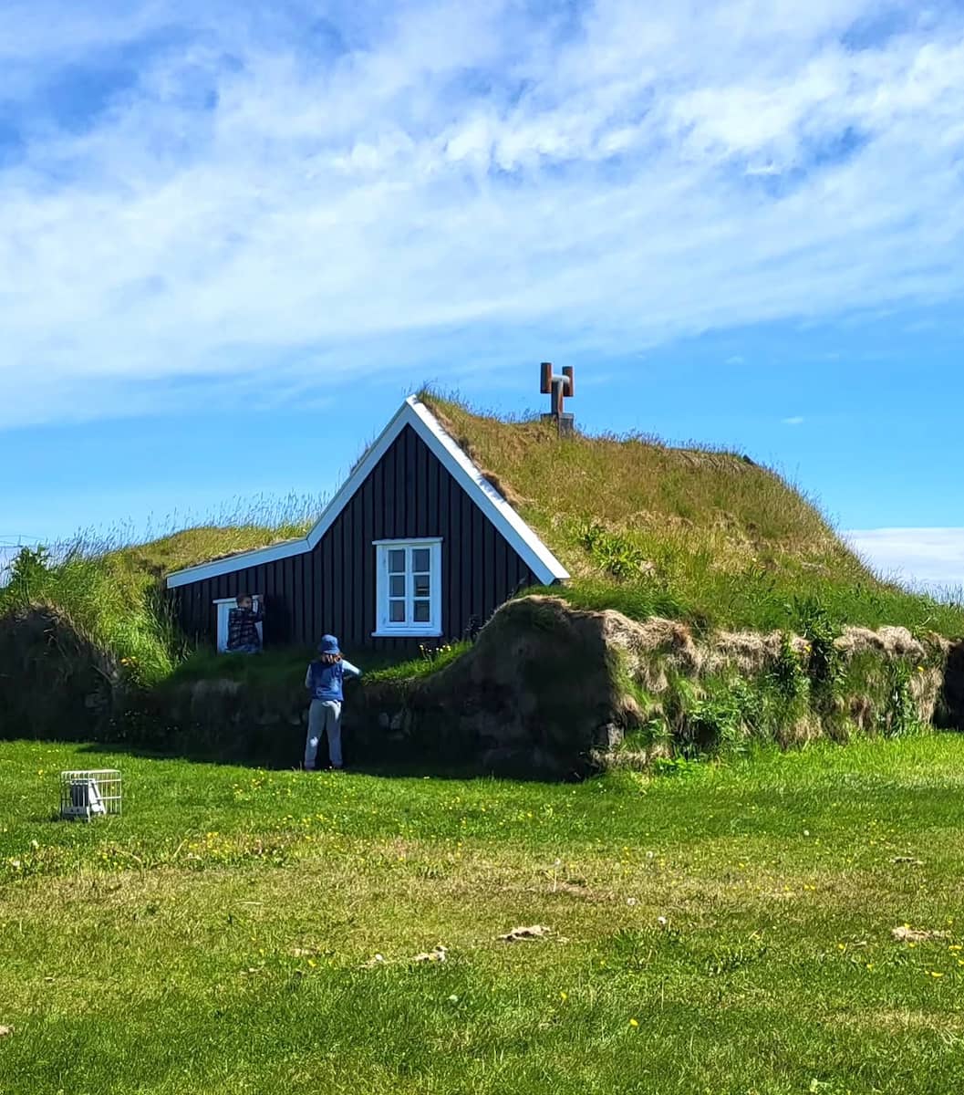 Stekkjarkot Turf House Keflavik