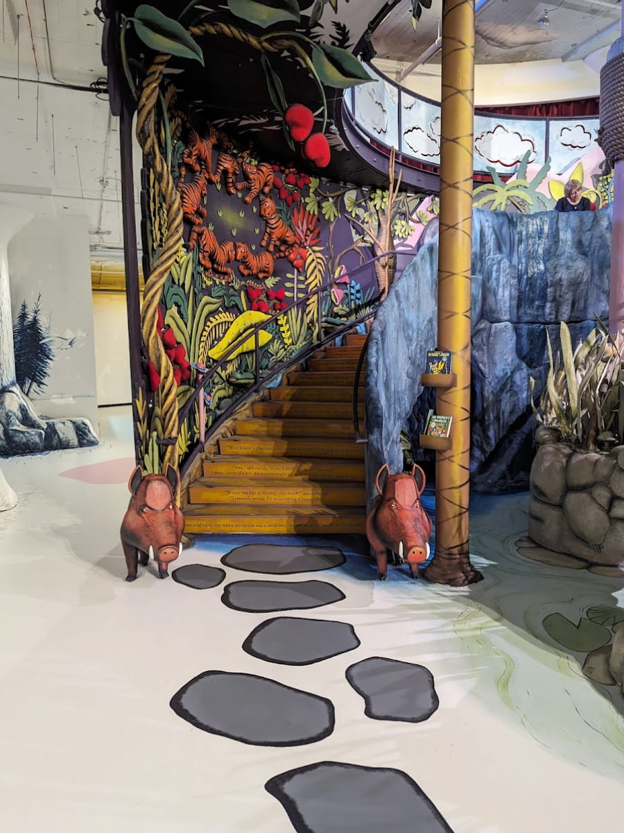 Inside of The Rabbit hOle, Kansas City