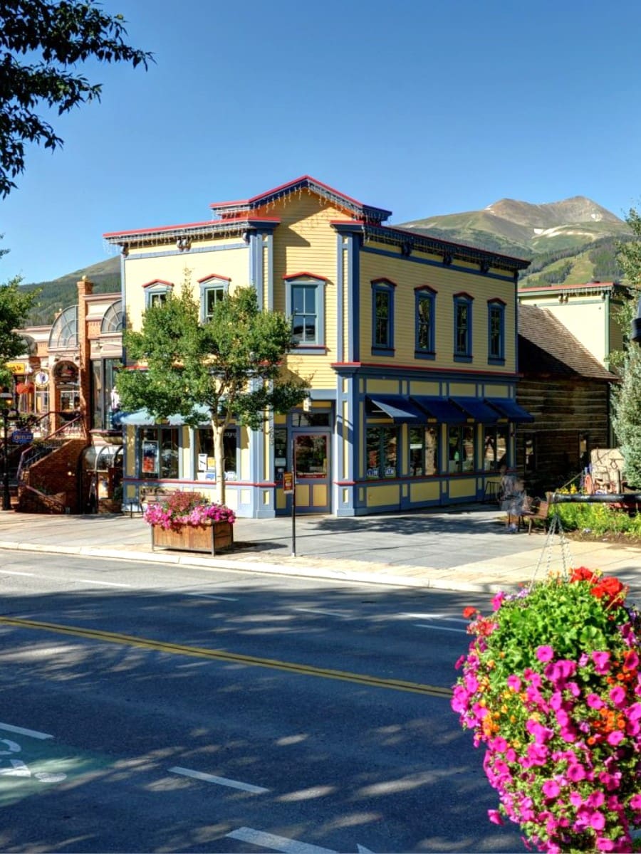 Central Avenue, Breckenridge