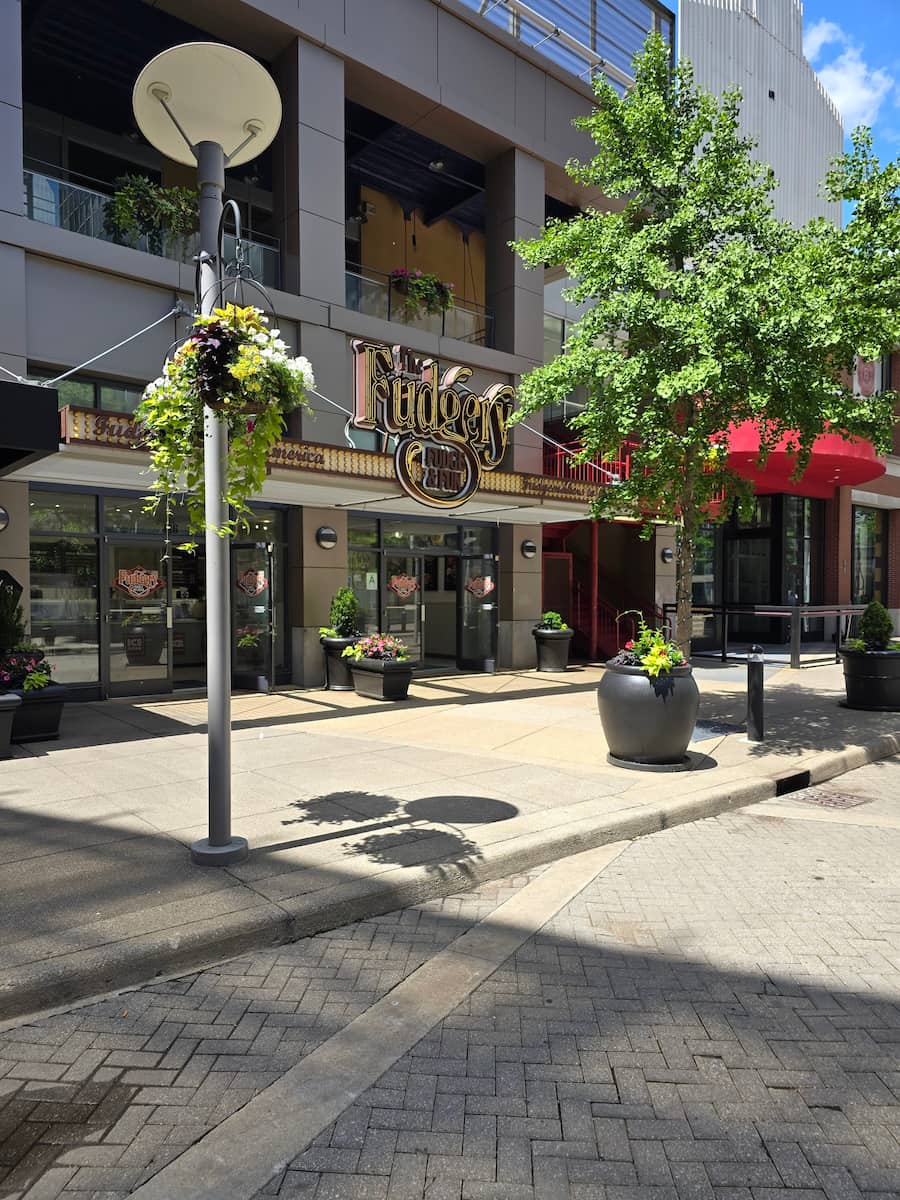 Fourth Street Live, Kentucky