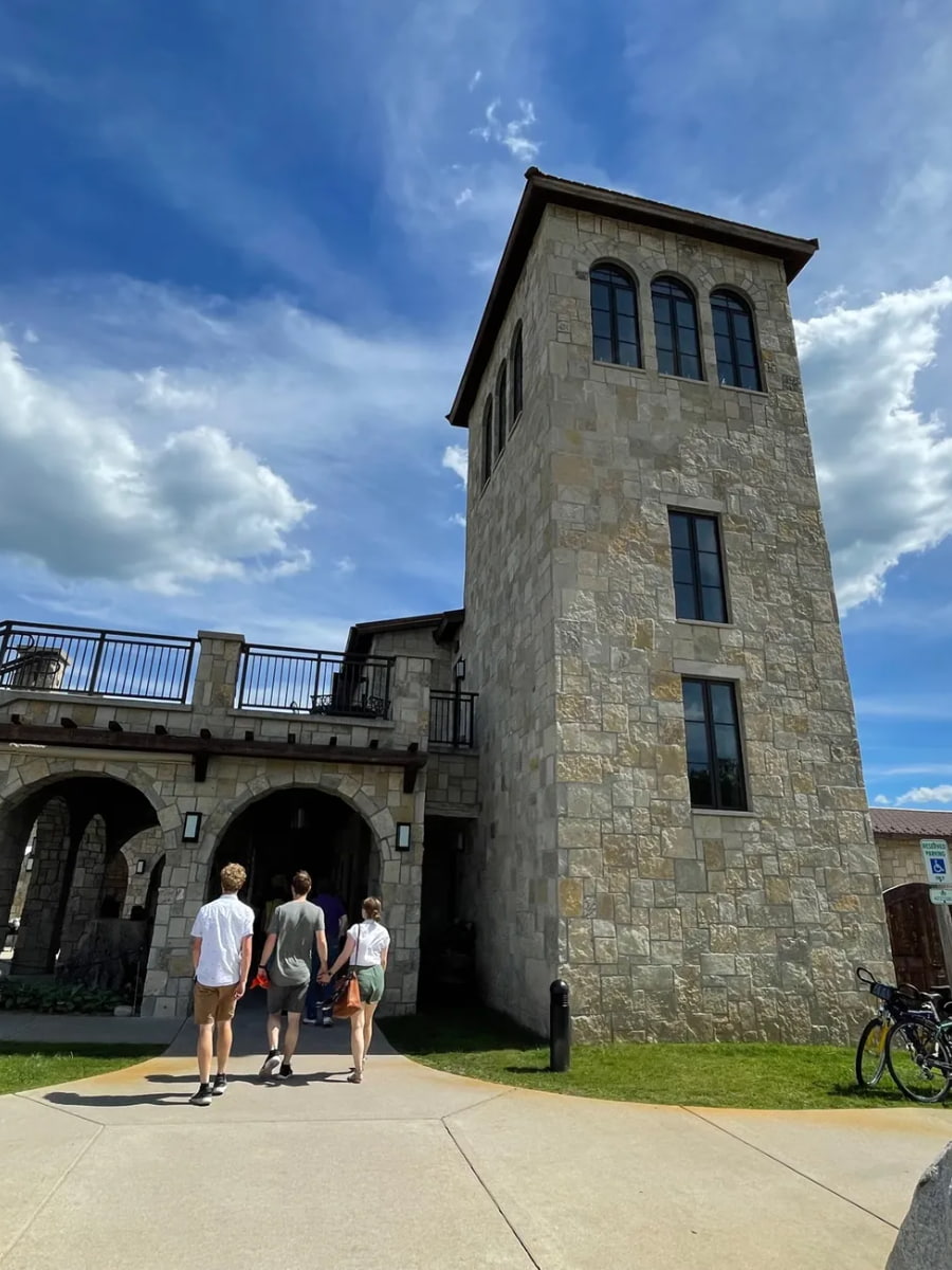 Mari Vineyards, Traverse City, US