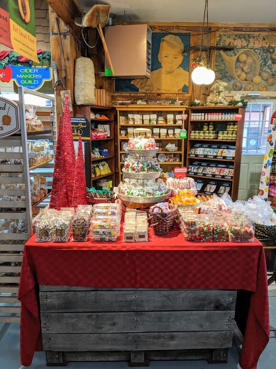 Robinette Apple Haus & Winery, Michigan