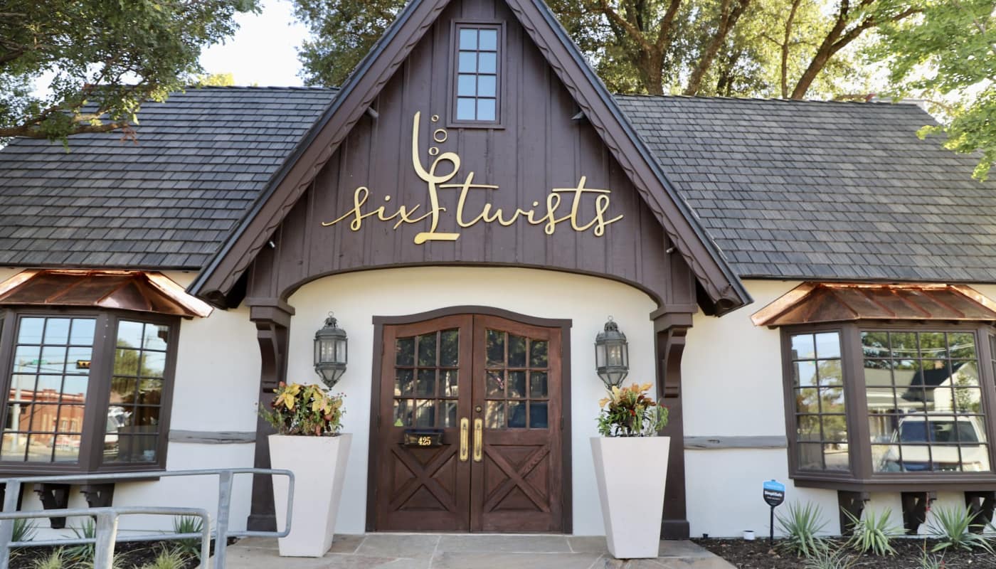 Six Twists Sparkling, TX