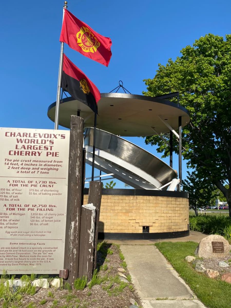 World’s Largest Cherry Pie Pan, Traverse City, US