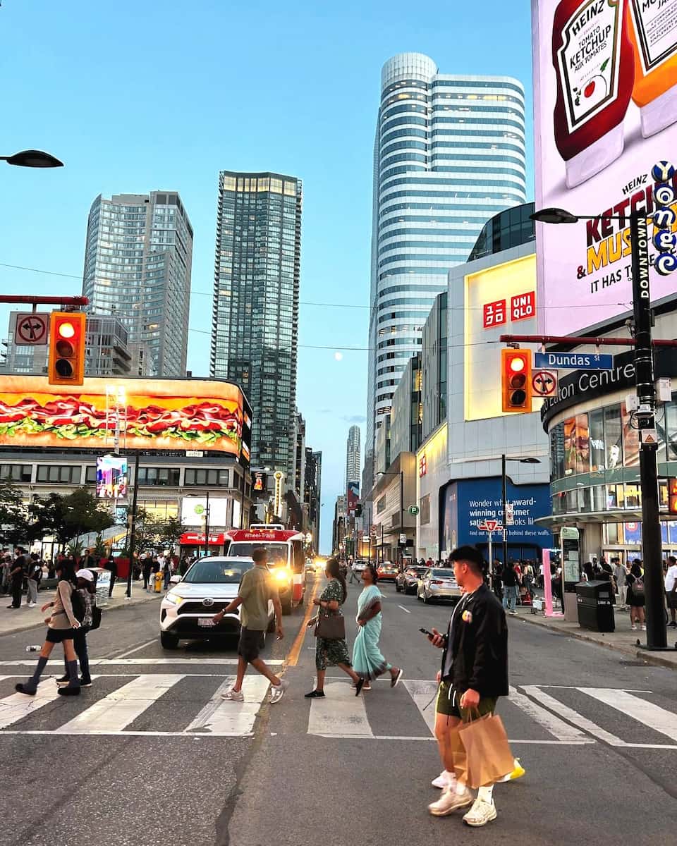 Yonge-Dundas Square, Canada