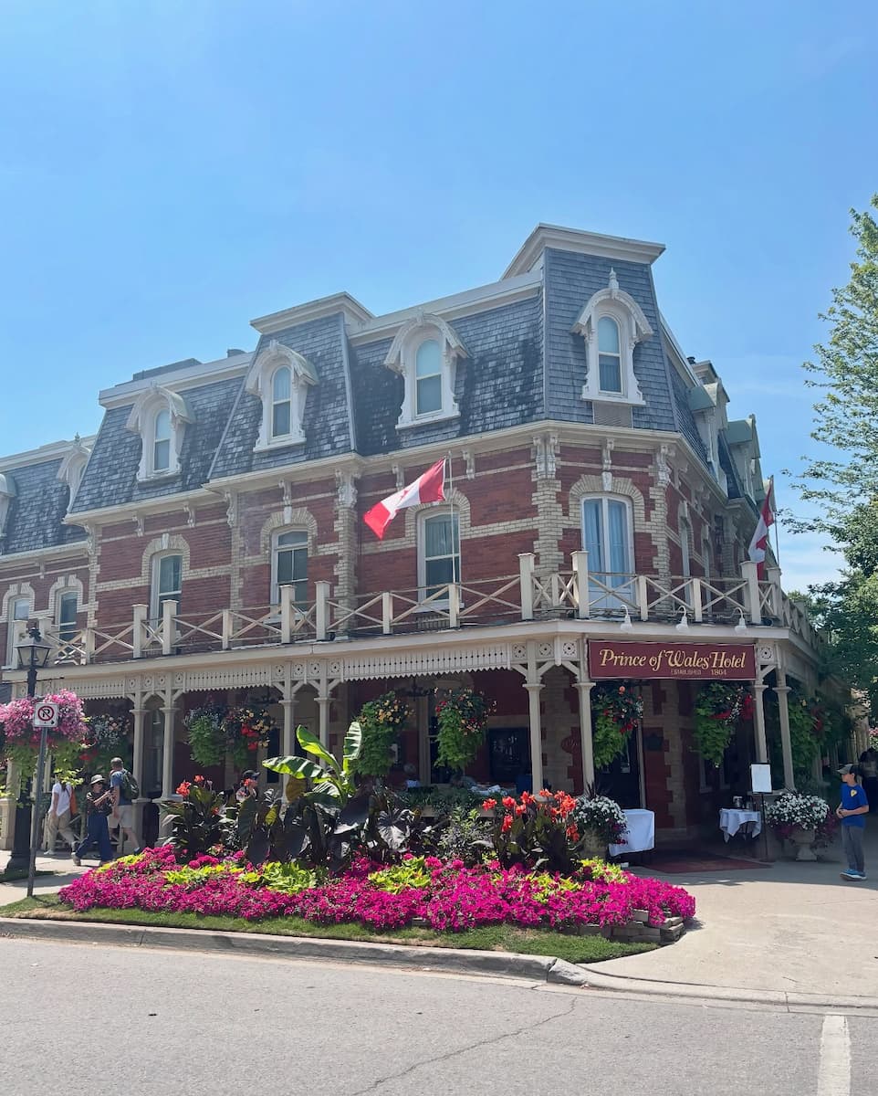 Niagara-on-the-Lake, Niagara Falls